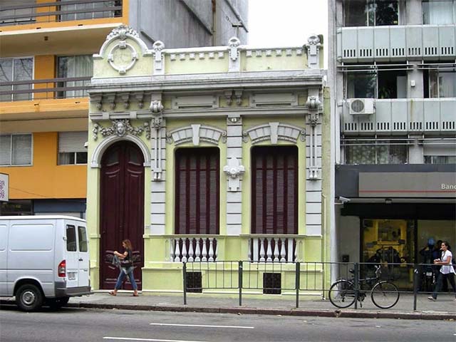 Schön das so etwas in Montevideo überleben darf.