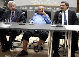 Präsident “Pepe” Mujica mit Sandalen und Bermudas zur Vereidigung