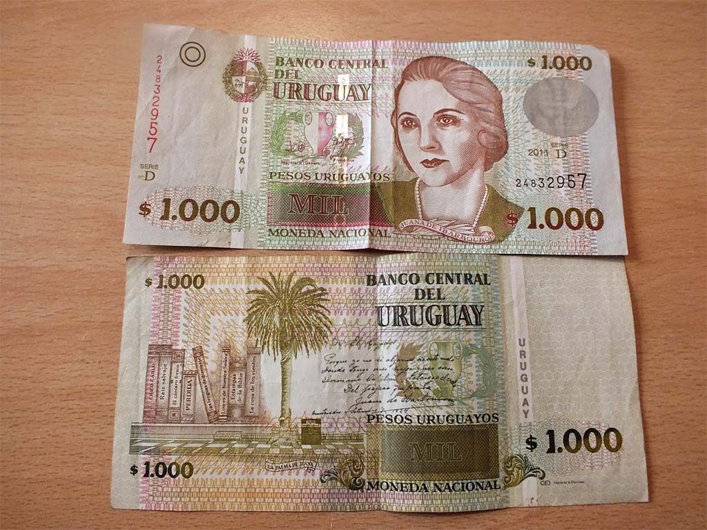 Diese Scheine sind aus dem Automaten unserer uruguayischen  Hausbank und hoffentlich echt... ;-) 