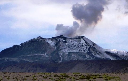 Vulkan Sabancaya in Peru: Notfall in zwanzig Distrikten