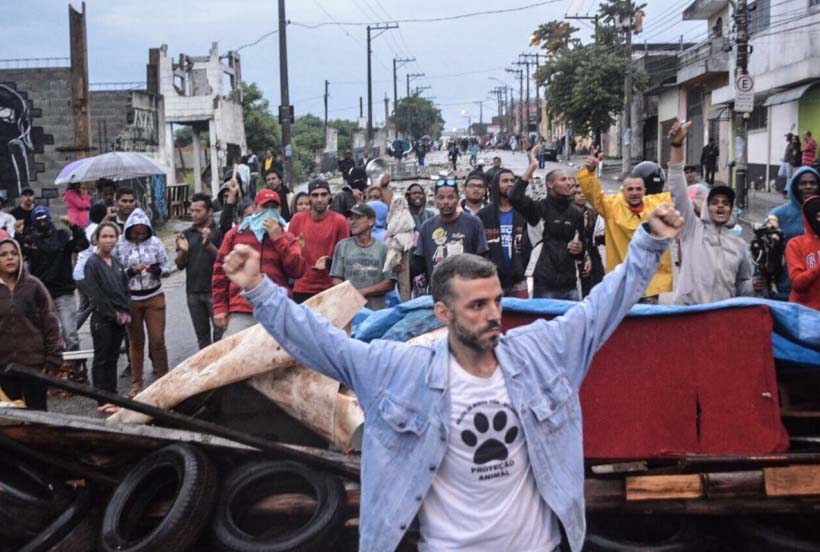 Mit Barrikaden verteidigten 700 Familien ihre Siedlung im Osten der brasilianischen Metropole São Paulo