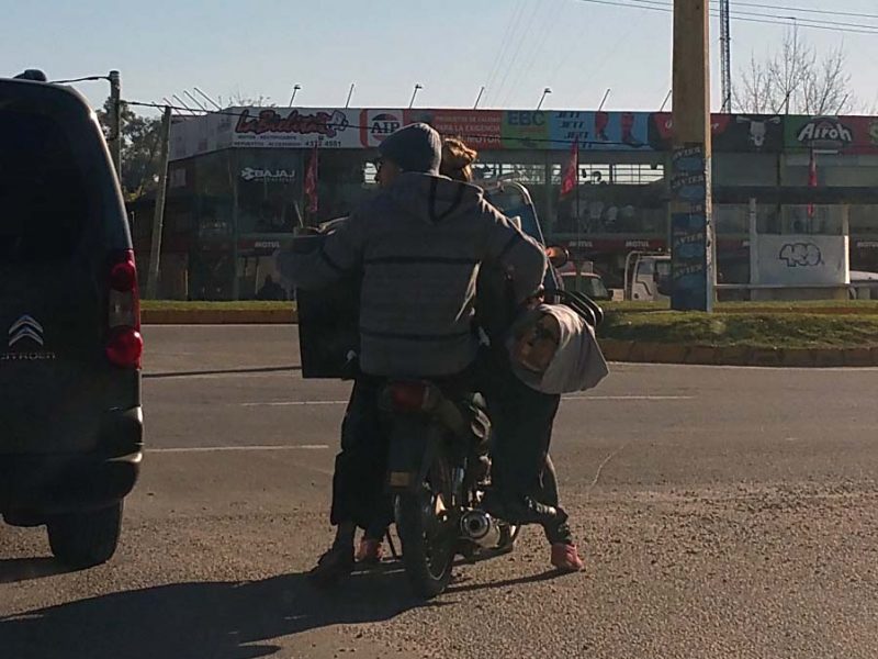 Moped-Transport in Uruguay